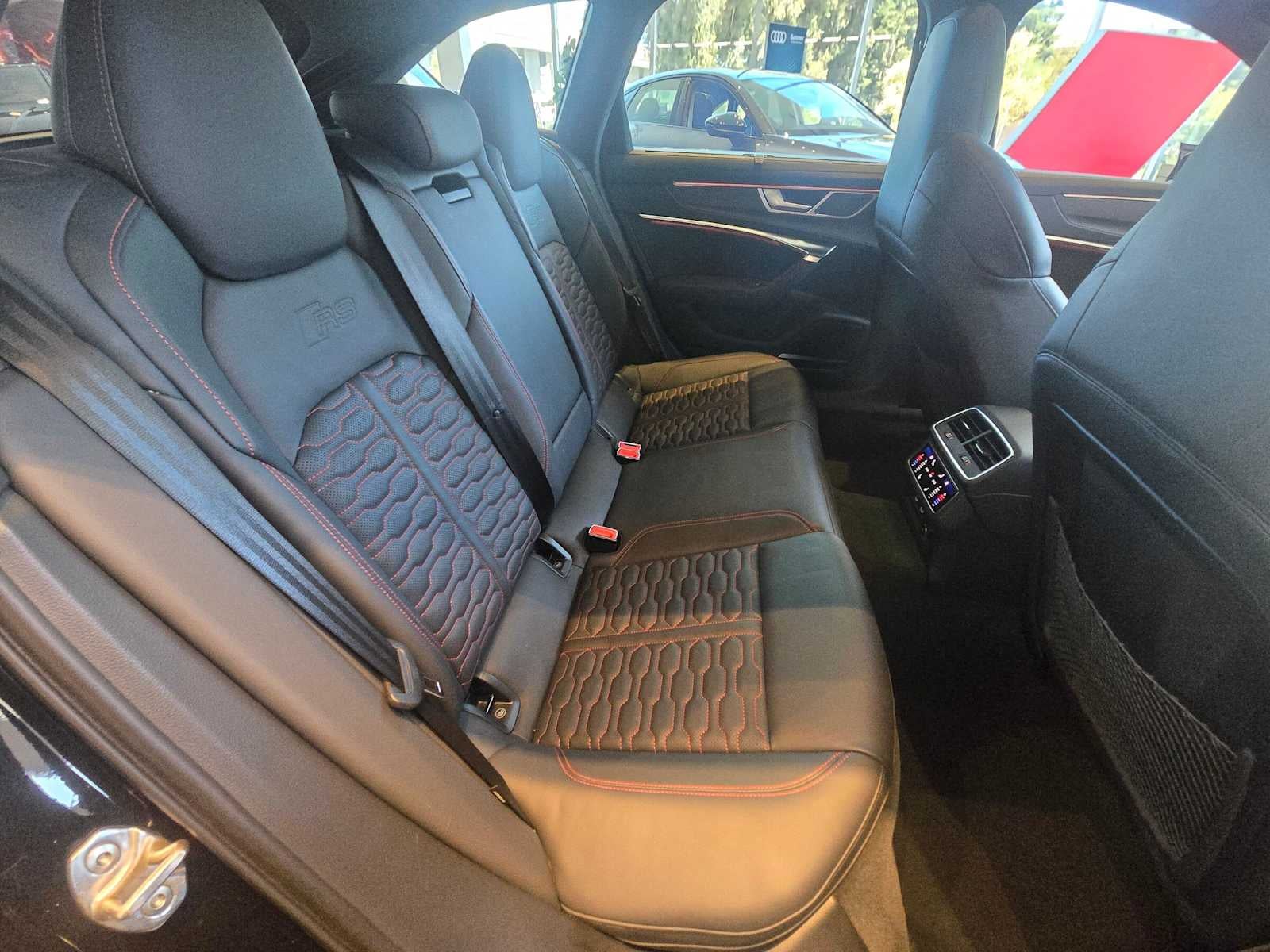 2025 Audi RS 6 Avant performance
