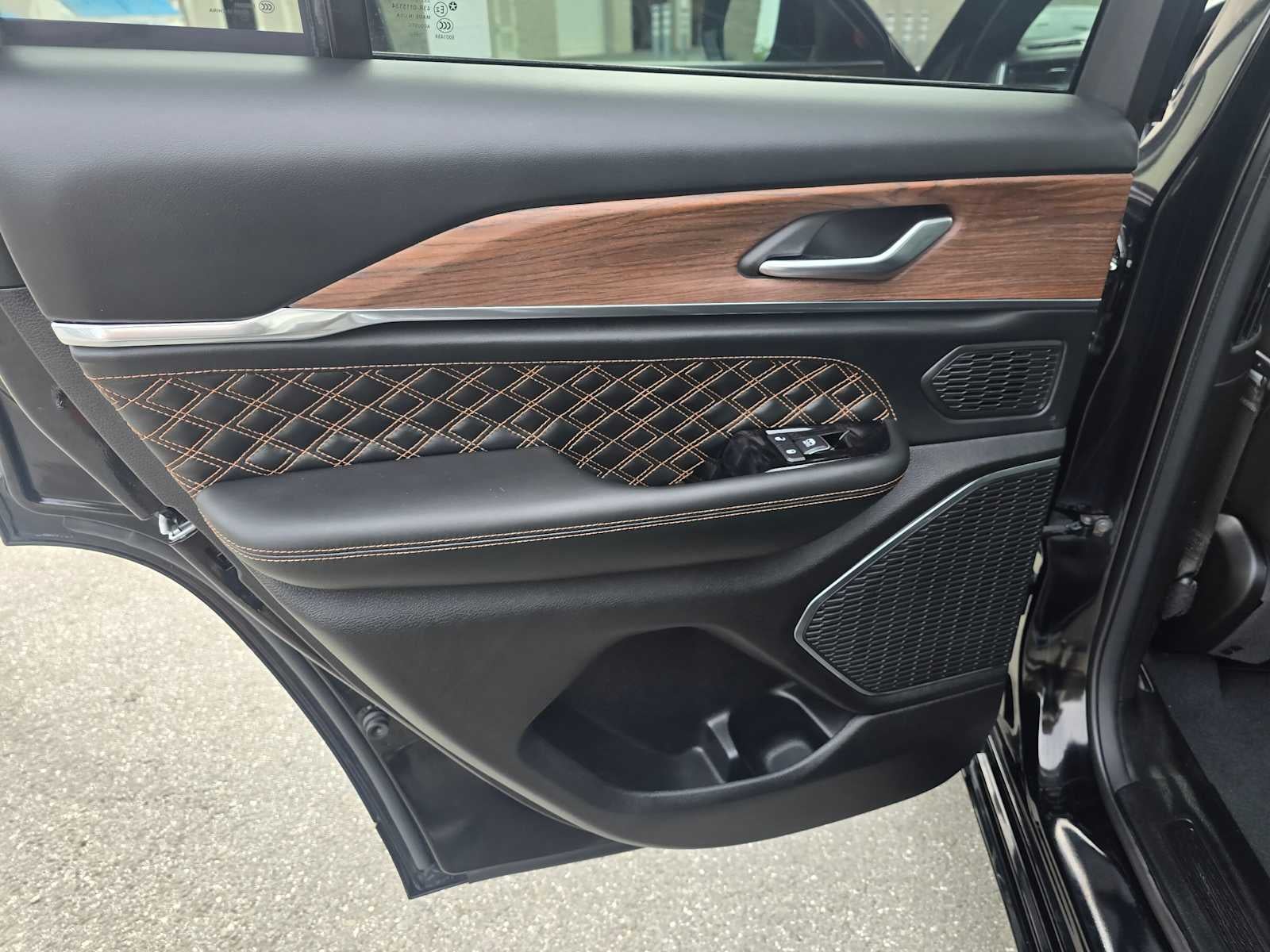 2023 Jeep Grand Cherokee Summit
