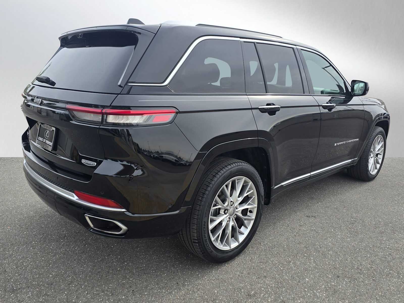 2023 Jeep Grand Cherokee Summit