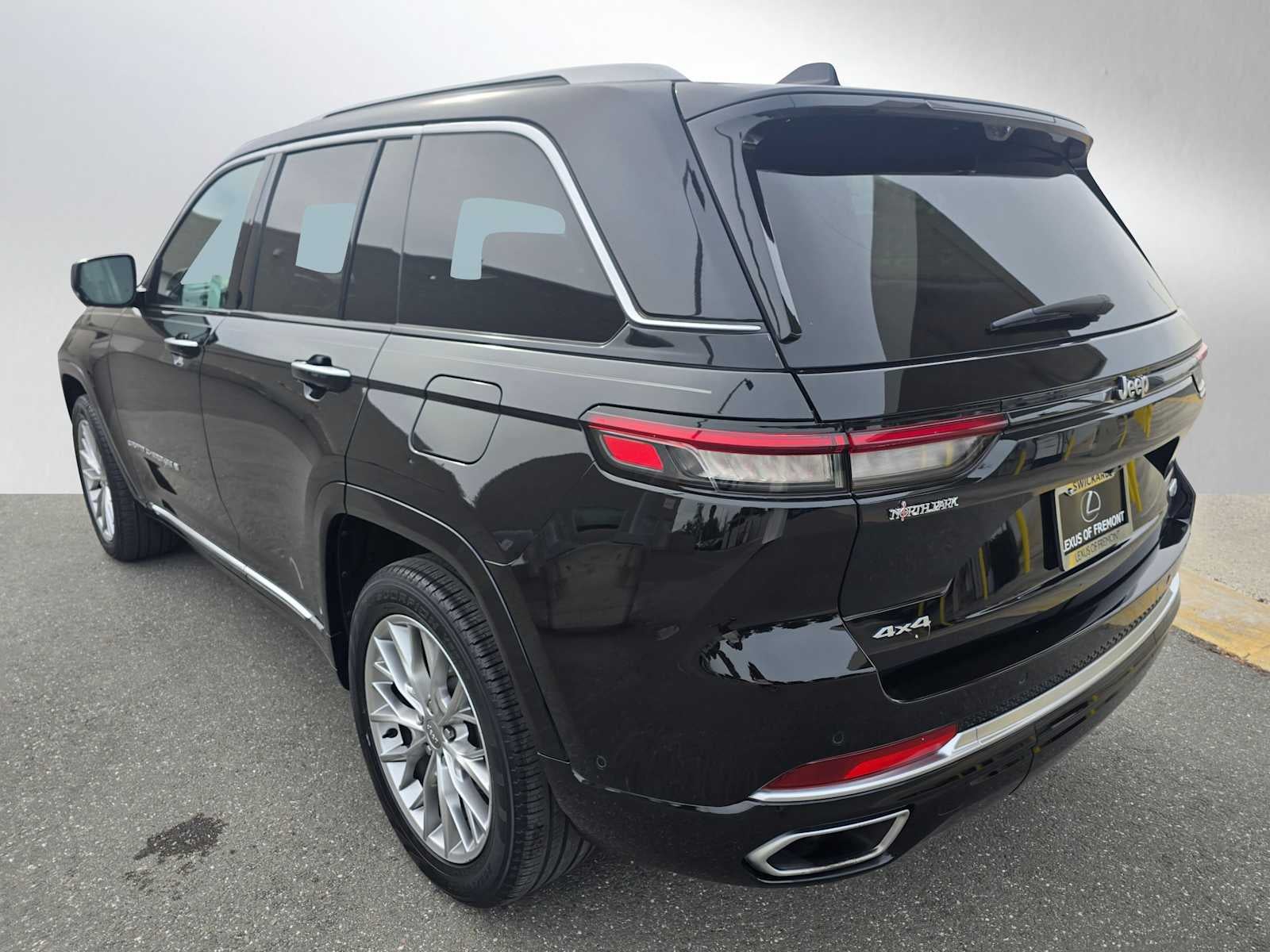 2023 Jeep Grand Cherokee Summit