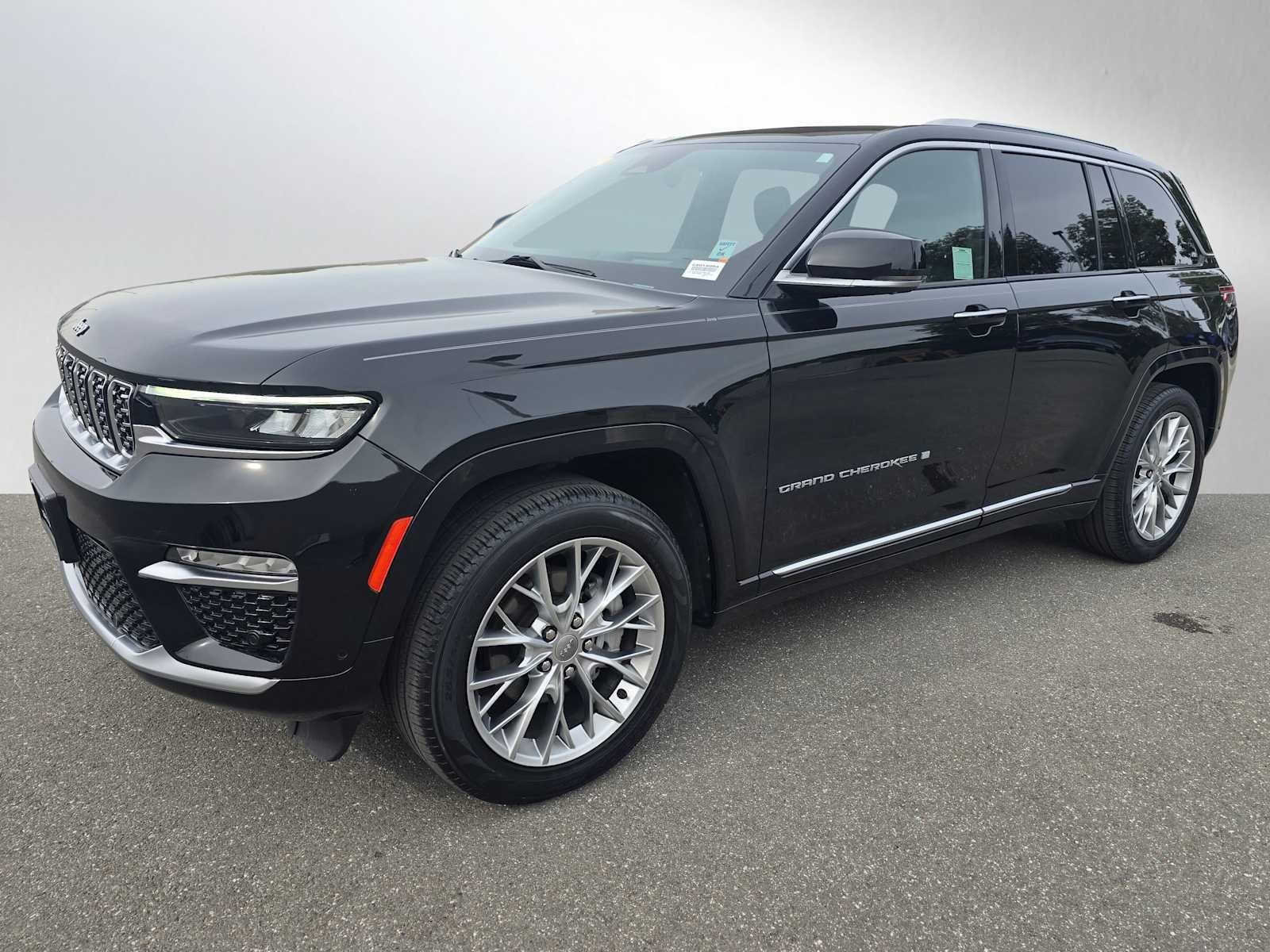 2023 Jeep Grand Cherokee Summit