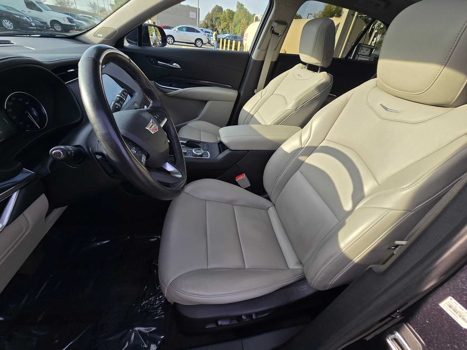 2022 Cadillac XT4 FWD Luxury