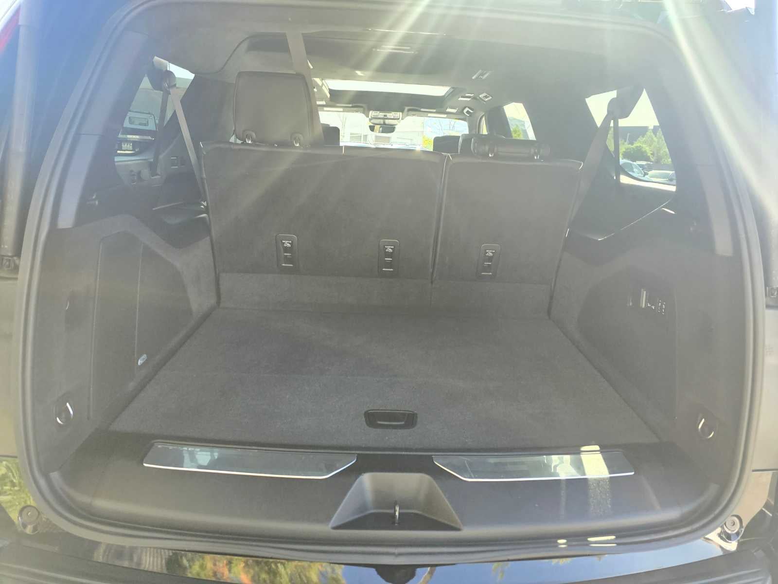 2024 Cadillac Escalade ESV 4WD Premium Luxury Platinum