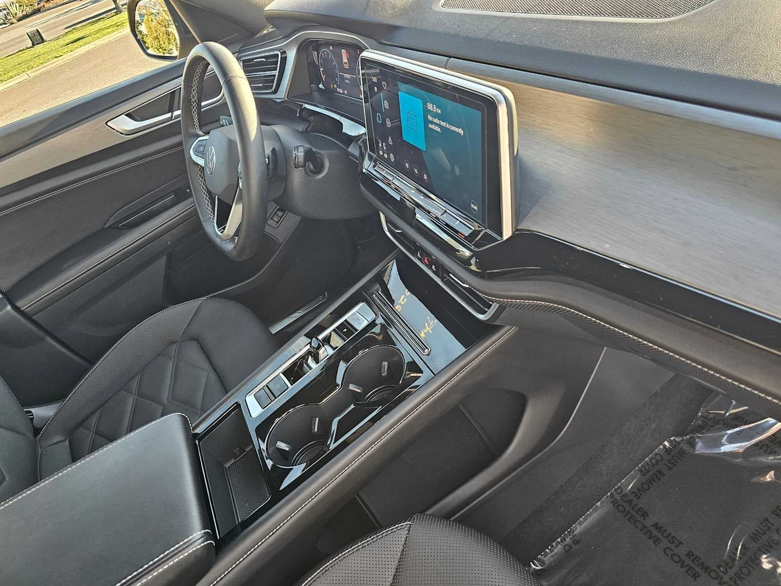 2025 Volkswagen Atlas Cross Sport 2.0T SE w/Technology