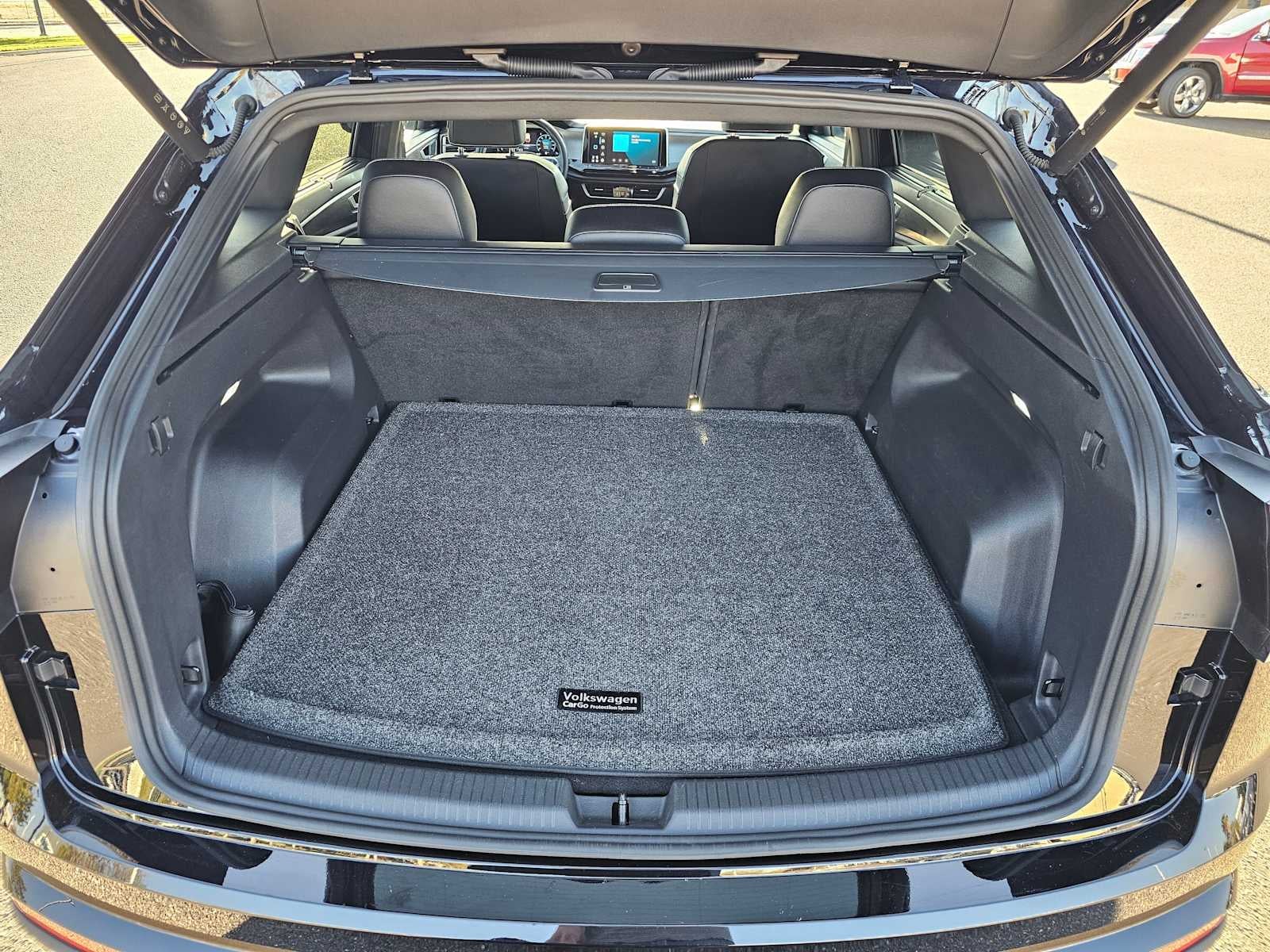 2025 Volkswagen Atlas Cross Sport 2.0T SE w/Technology