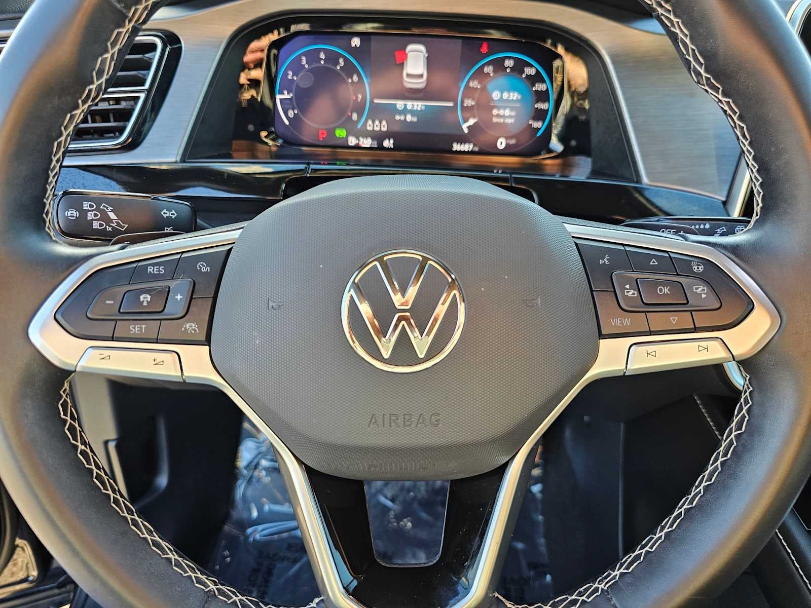 2025 Volkswagen Atlas Cross Sport 2.0T SE w/Technology