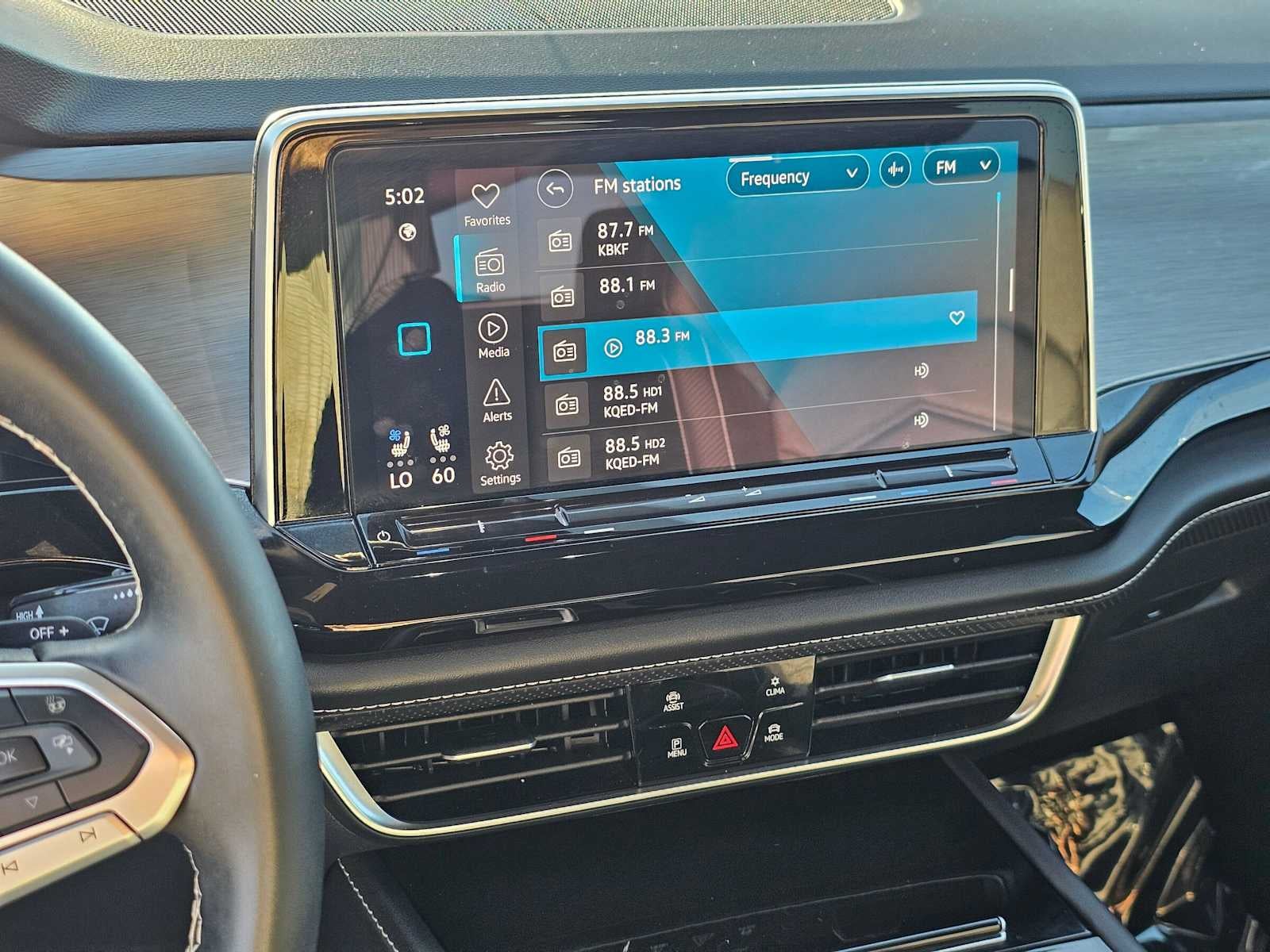 2025 Volkswagen Atlas Cross Sport 2.0T SE w/Technology