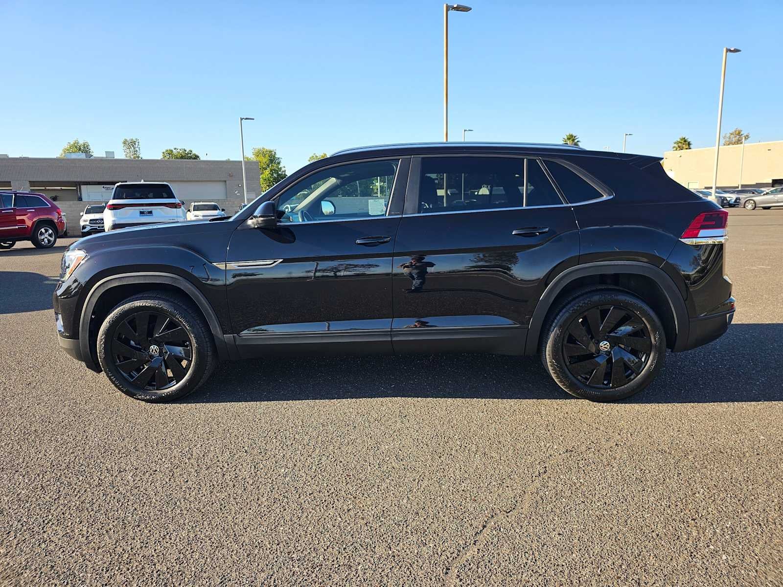 2025 Volkswagen Atlas Cross Sport 2.0T SE w/Technology