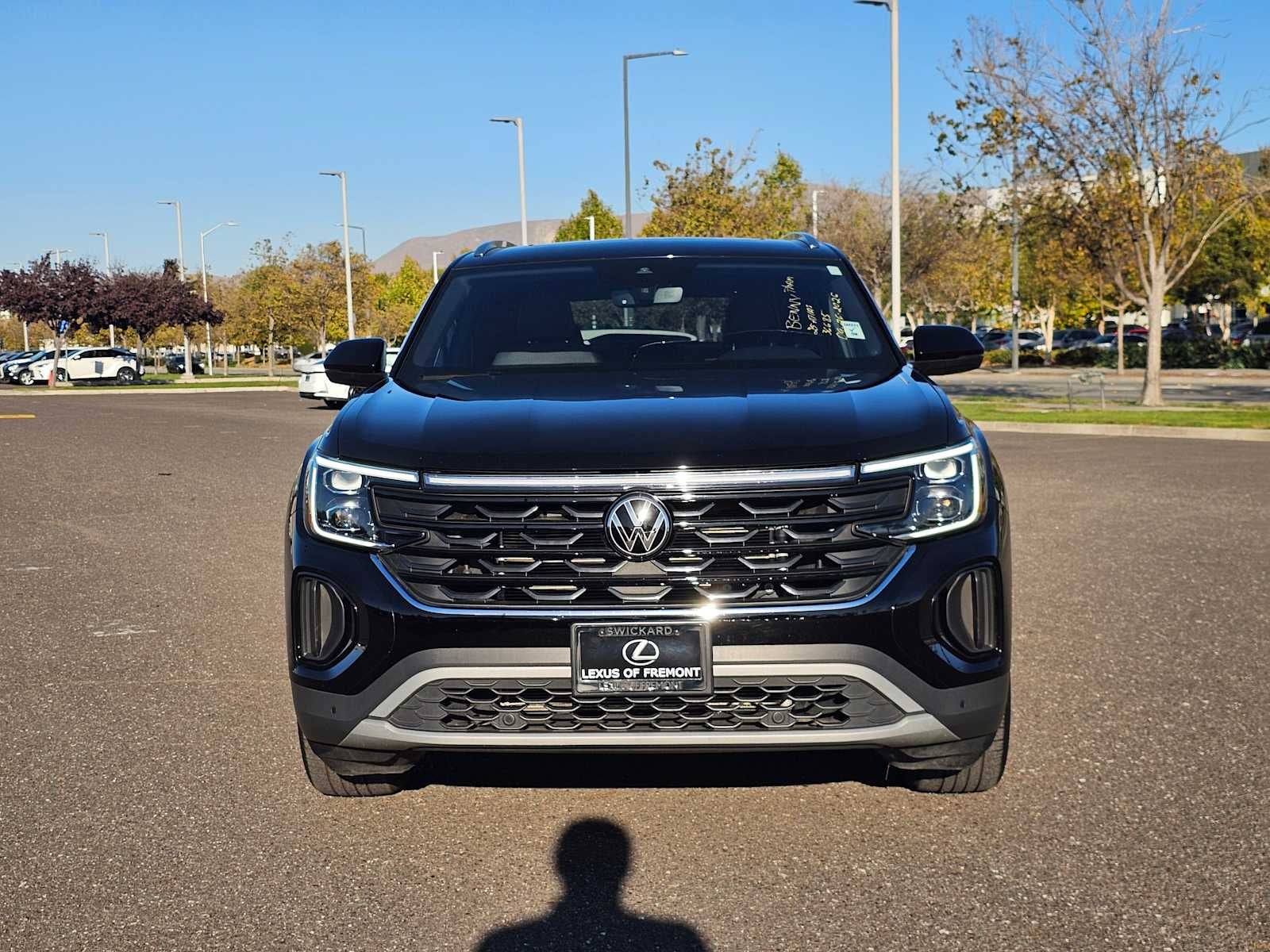 2025 Volkswagen Atlas Cross Sport 2.0T SE w/Technology