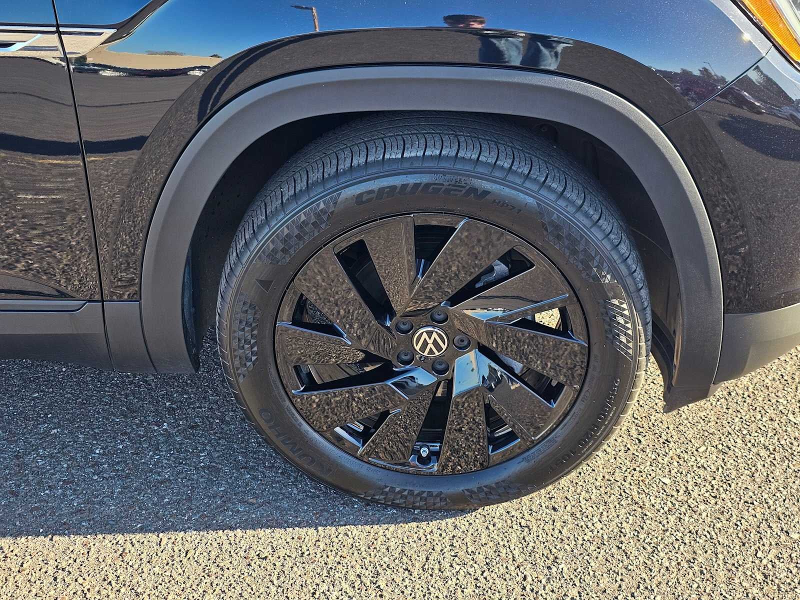 2025 Volkswagen Atlas Cross Sport 2.0T SE w/Technology