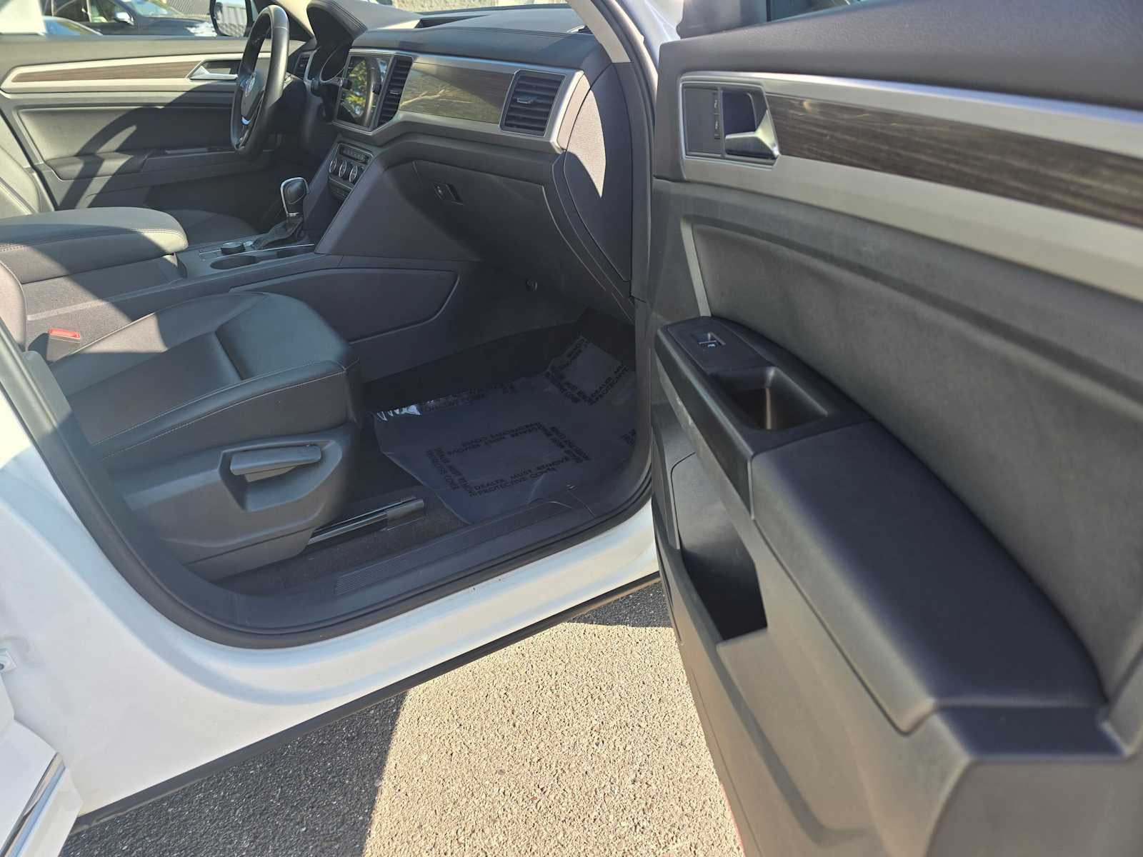 2019 Volkswagen Atlas 3.6L V6 SE w/Technology R-Line