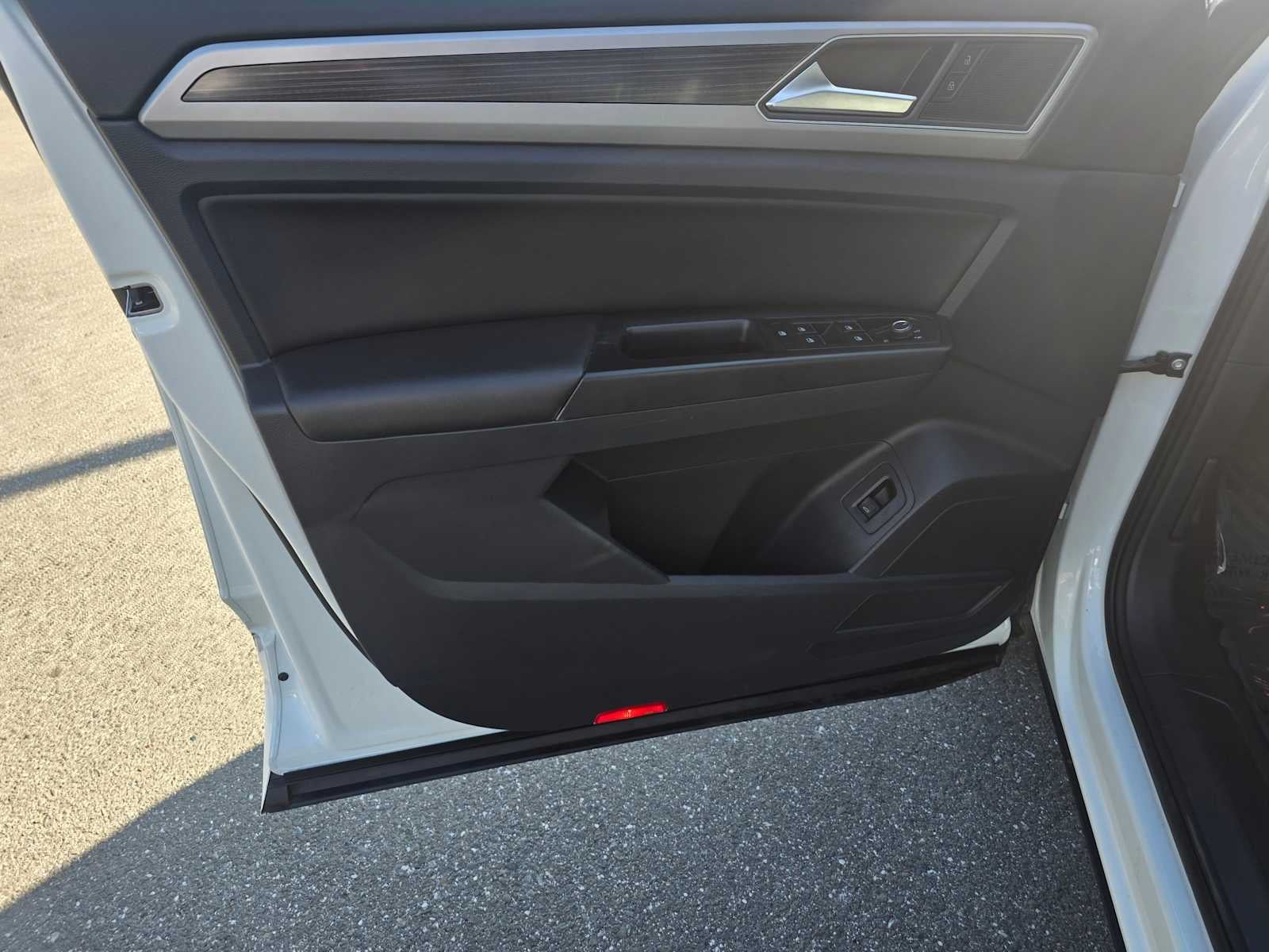 2019 Volkswagen Atlas 3.6L V6 SE w/Technology R-Line