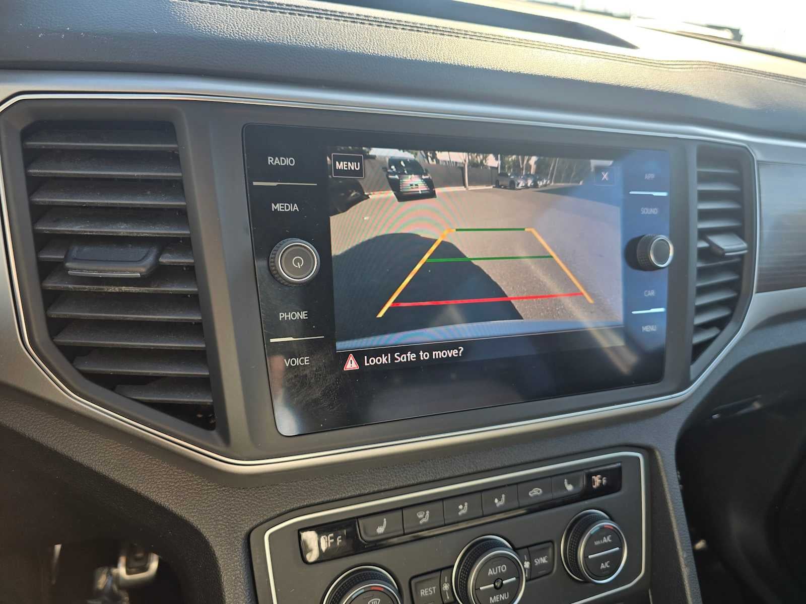 2019 Volkswagen Atlas 3.6L V6 SE w/Technology R-Line