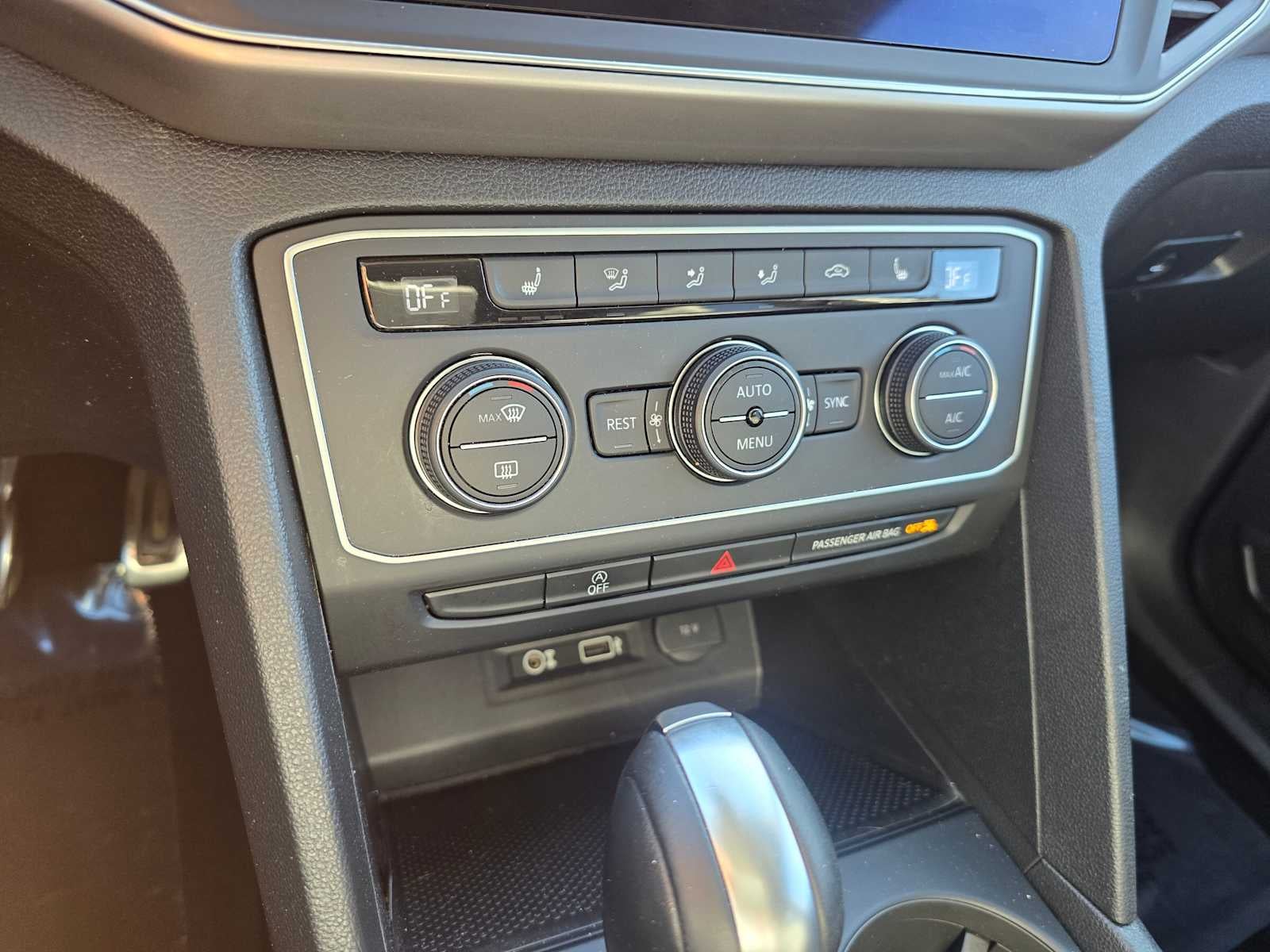 2019 Volkswagen Atlas 3.6L V6 SE w/Technology R-Line