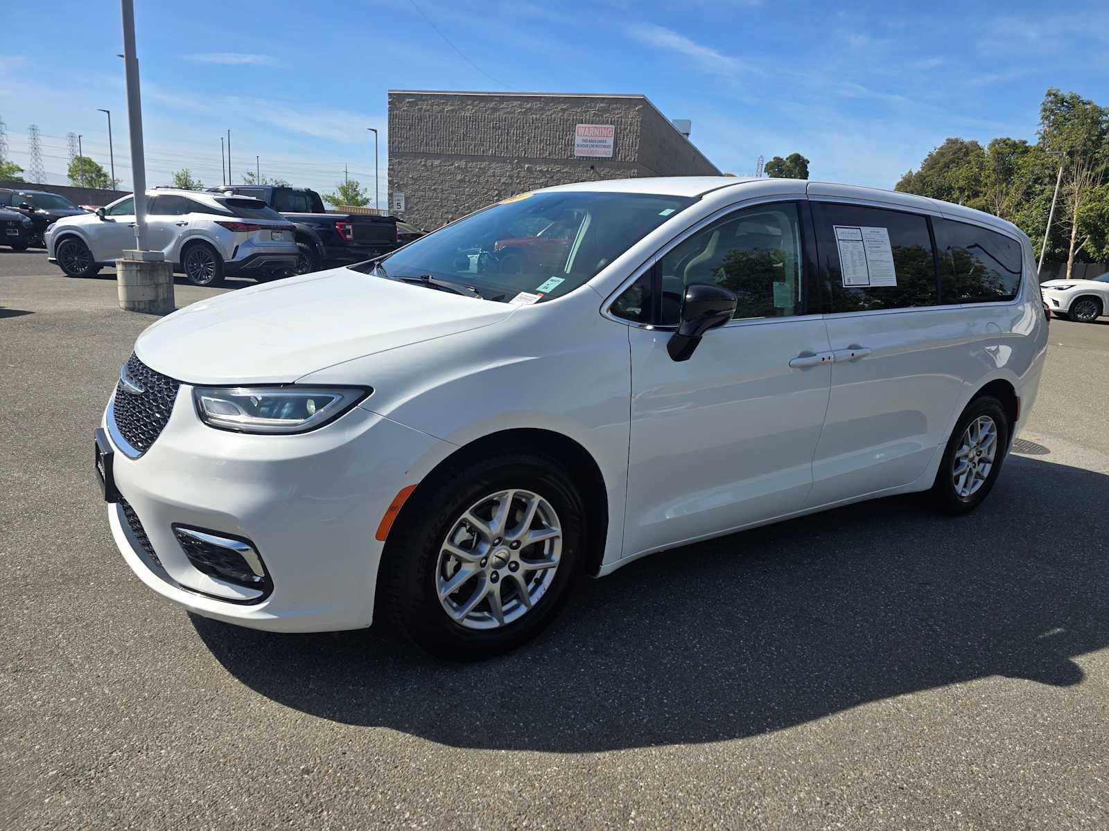 2024 Chrysler Pacifica Touring L