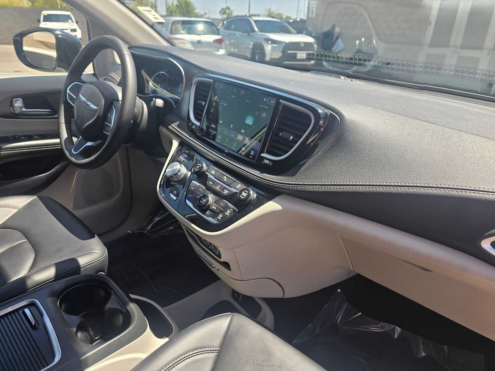 2024 Chrysler Pacifica Hybrid Select