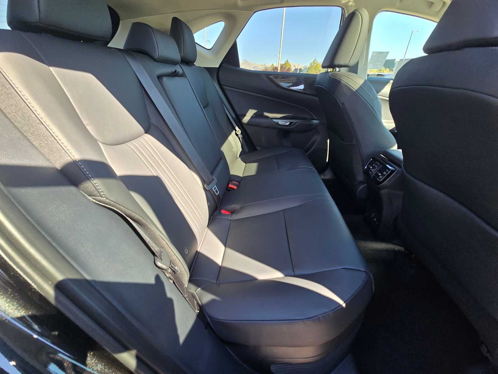 2026 Lexus NX 350h PREMIUM