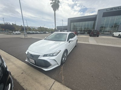 2020 Toyota Avalon Hybrid XLE