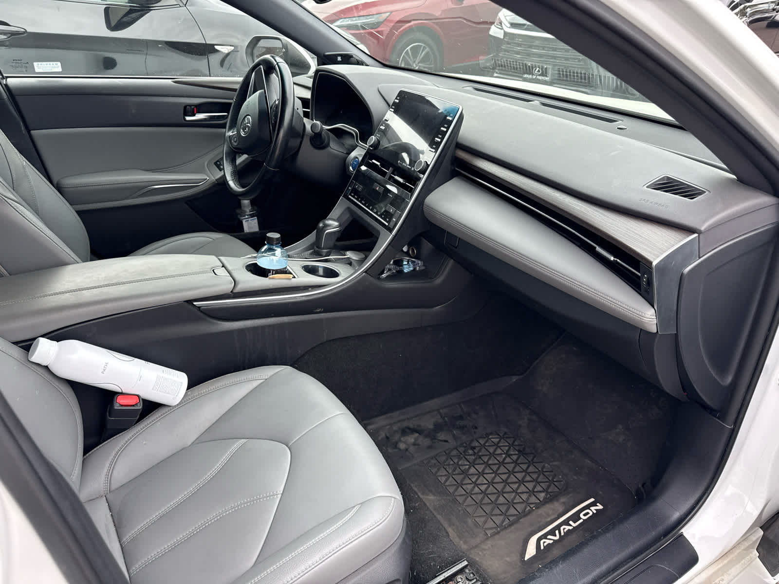 2020 Toyota Avalon Hybrid XLE