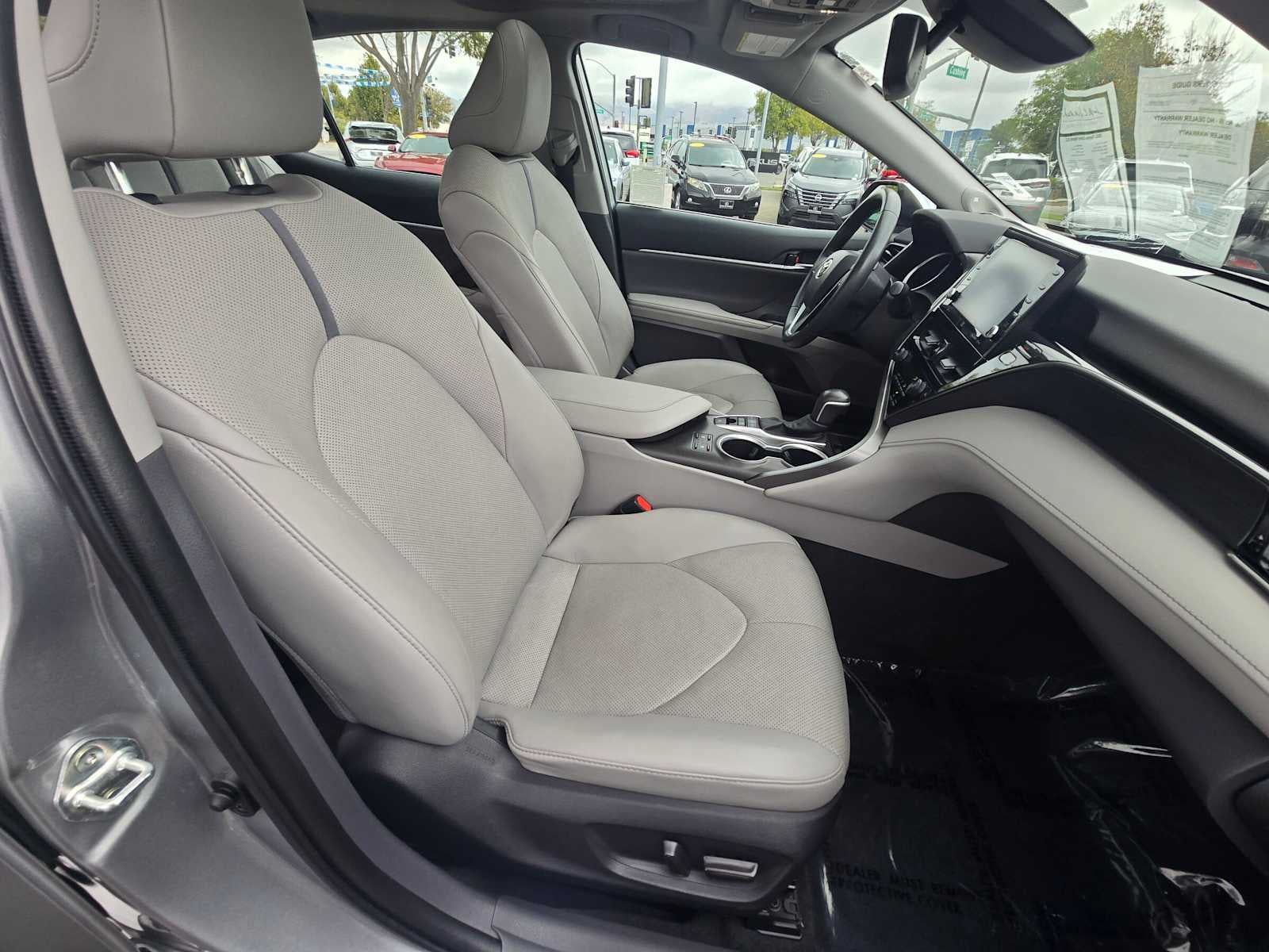 2023 Toyota Camry Hybrid XLE