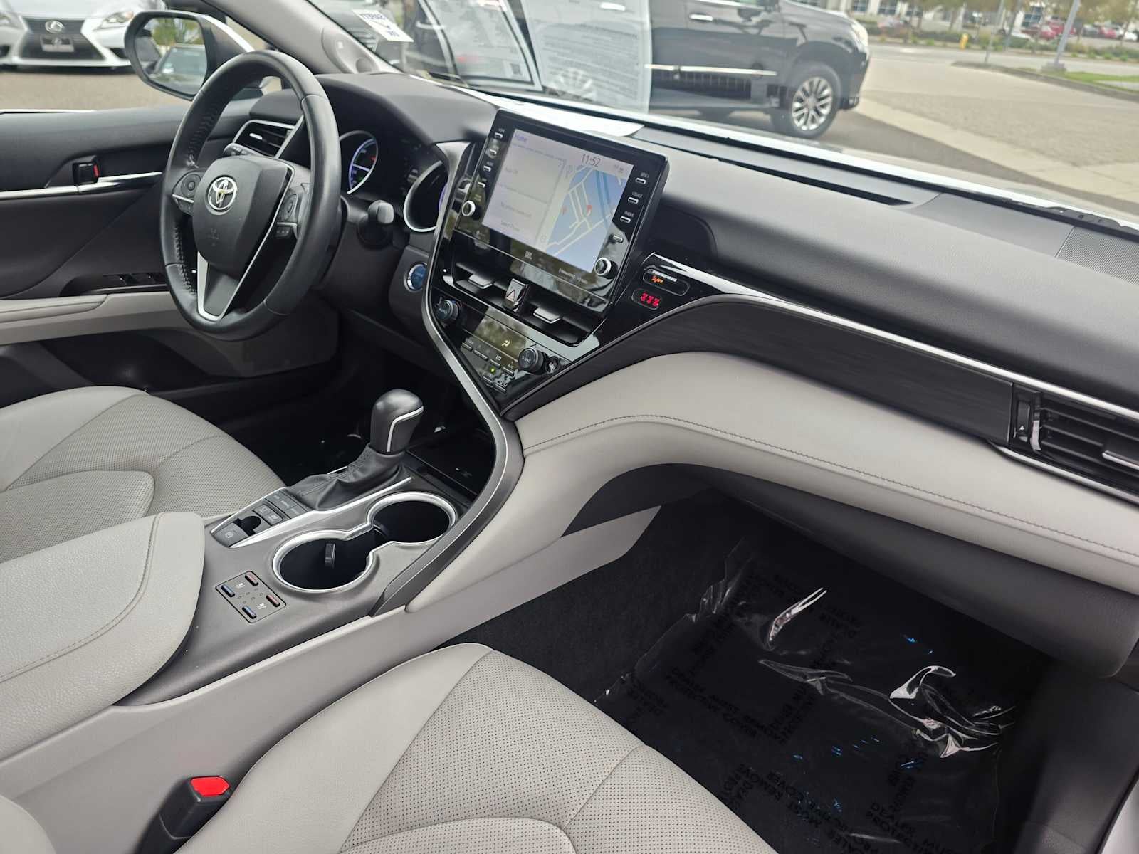 2023 Toyota Camry Hybrid XLE