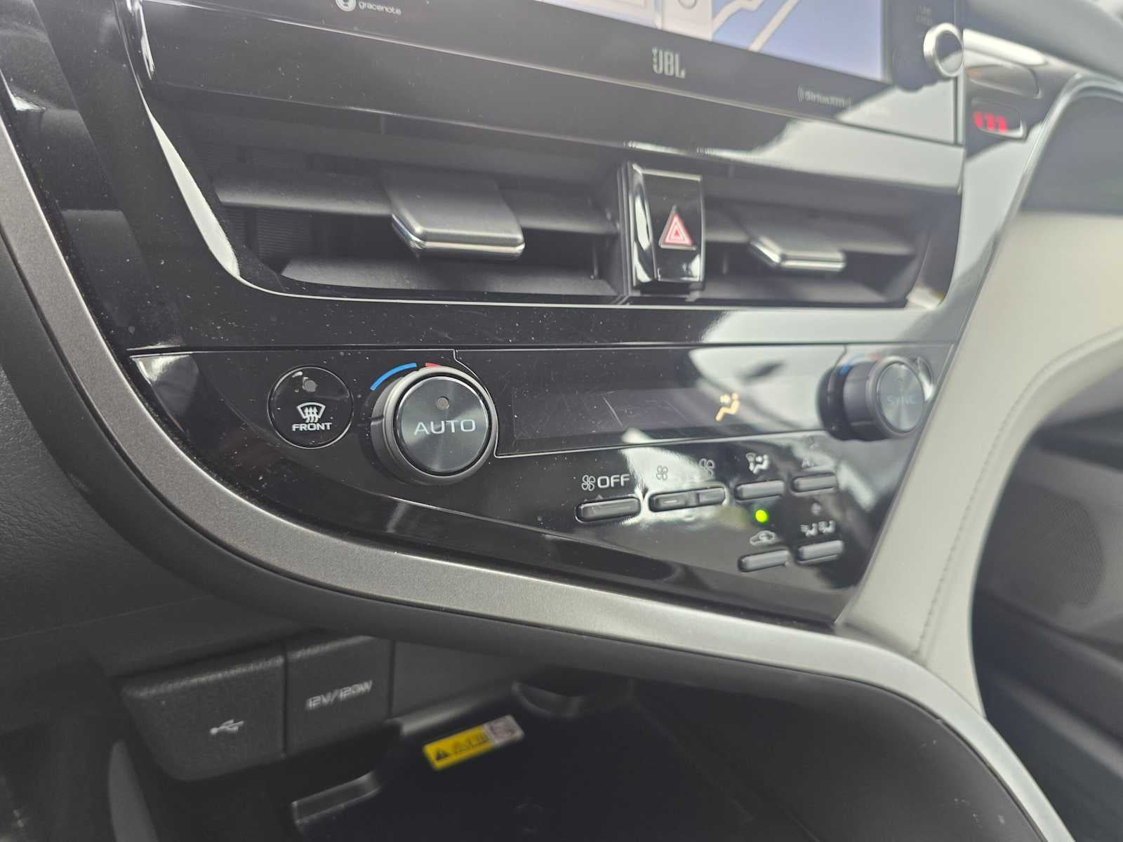 2023 Toyota Camry Hybrid XLE