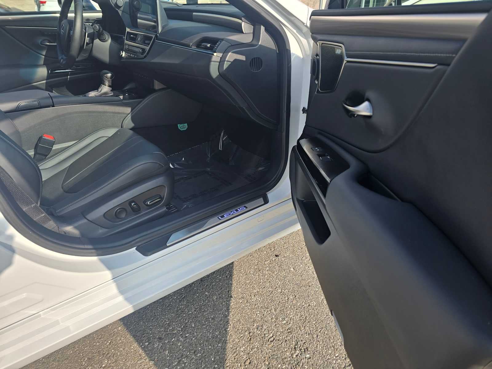 2024 Lexus ES 300h F SPORT HANDLING