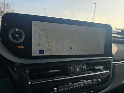 2024 Lexus ES 300h F SPORT HANDLING