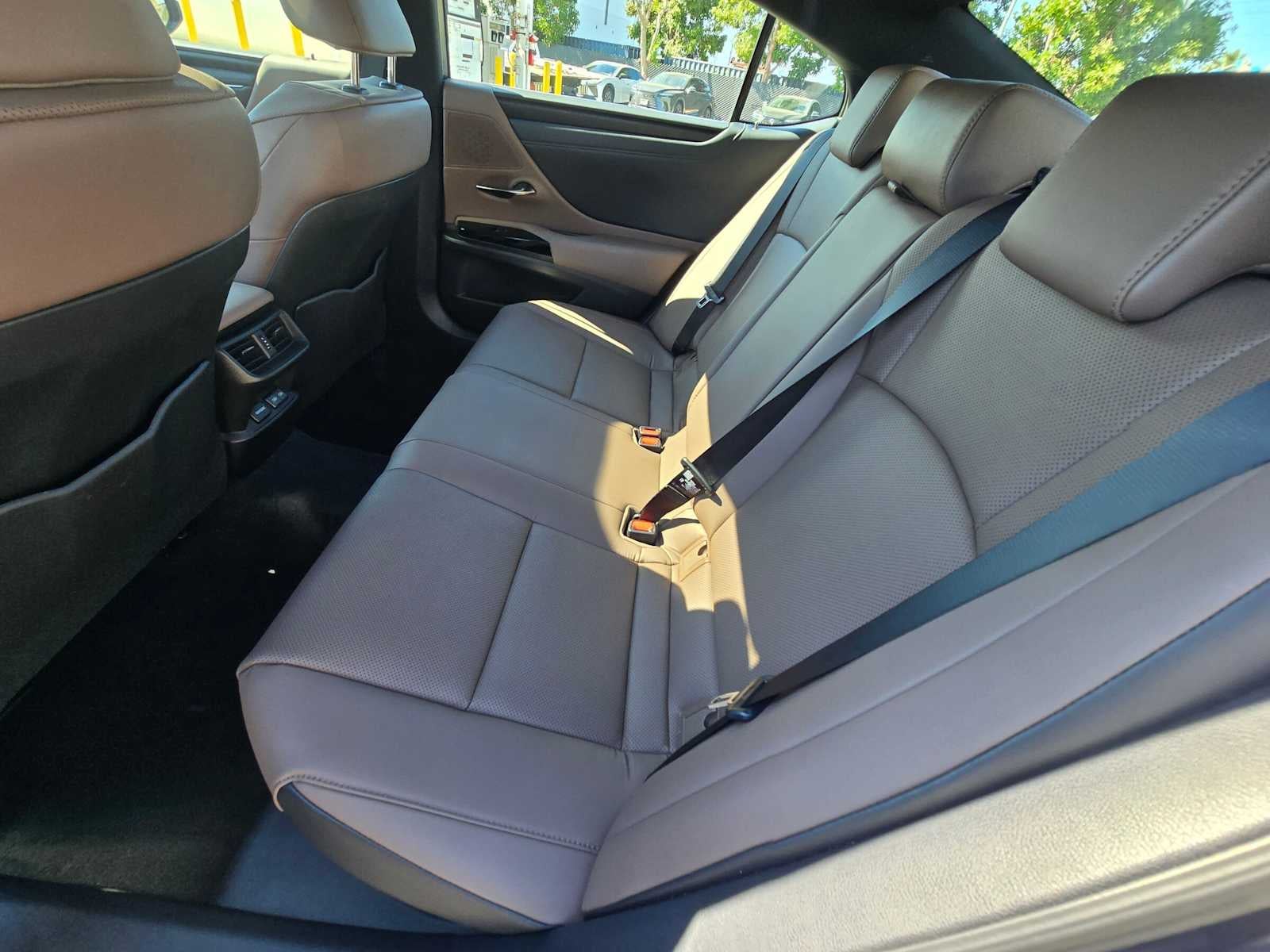2024 Lexus ES 300h ES 300h