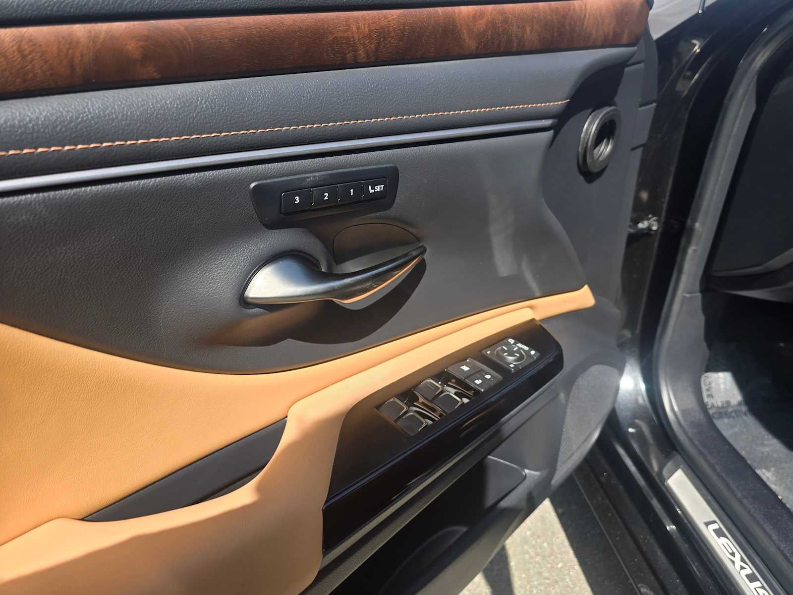 2024 Lexus ES 300h ES 300h