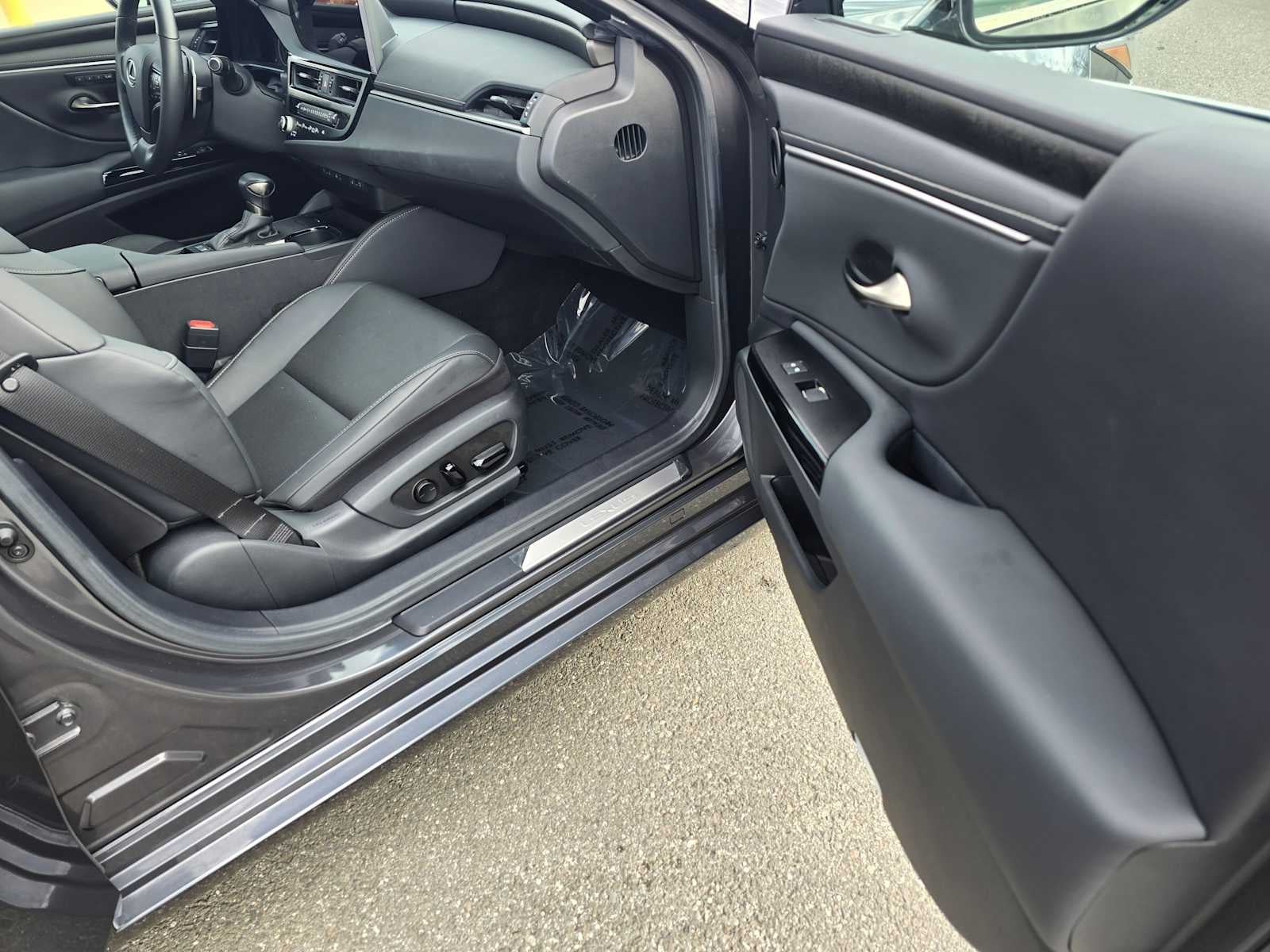 2025 Lexus ES 300h ES 300h