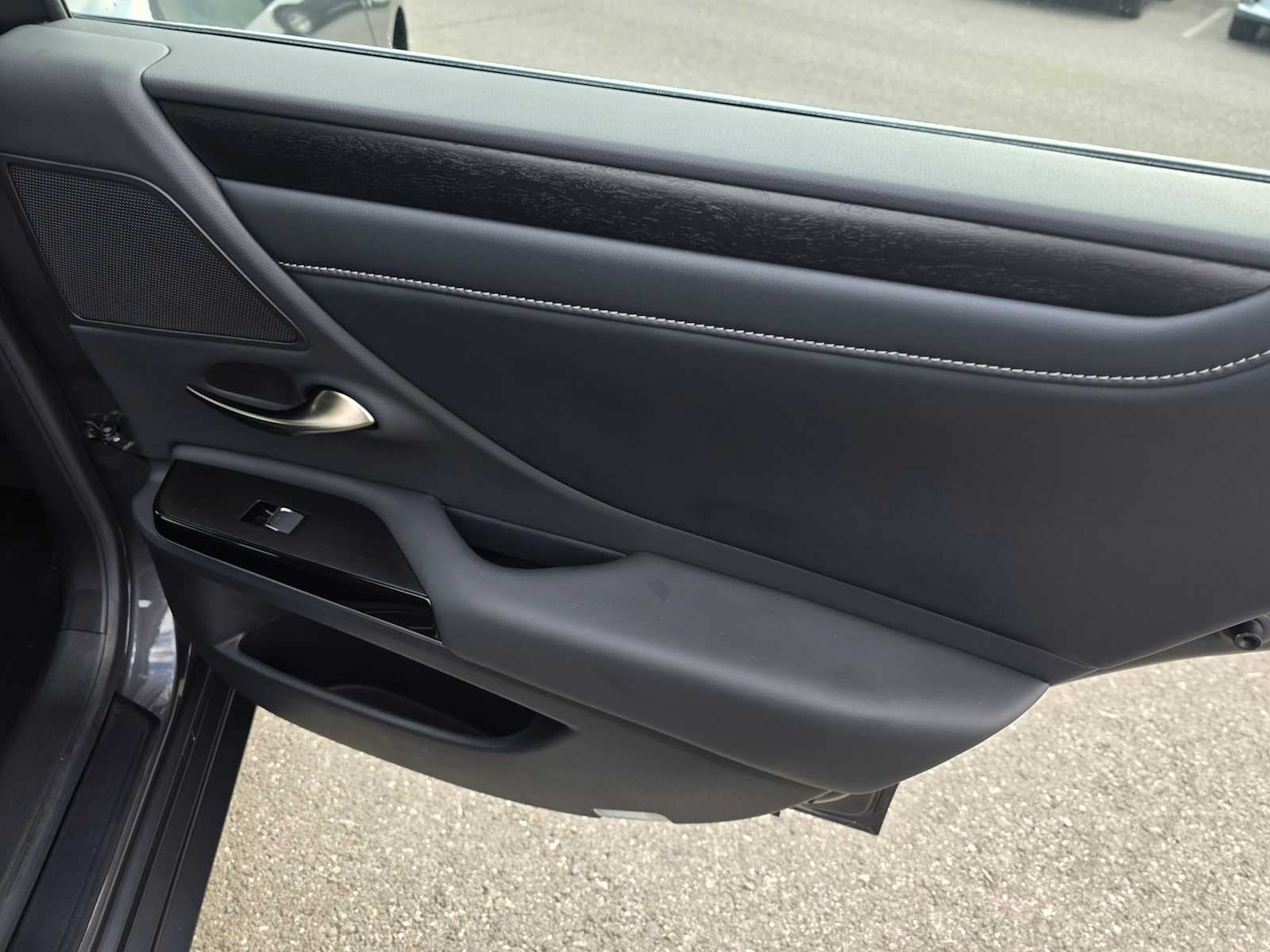 2025 Lexus ES 300h ES 300h