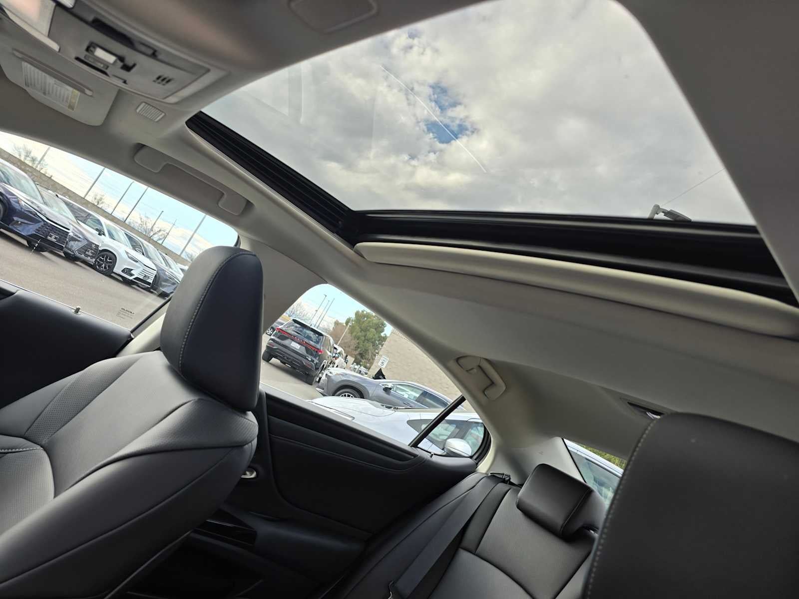 2025 Lexus ES 300h ES 300h