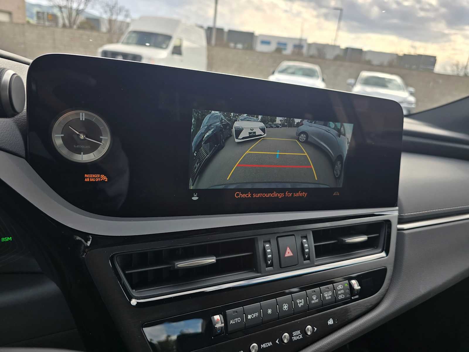 2025 Lexus ES 300h ES 300h