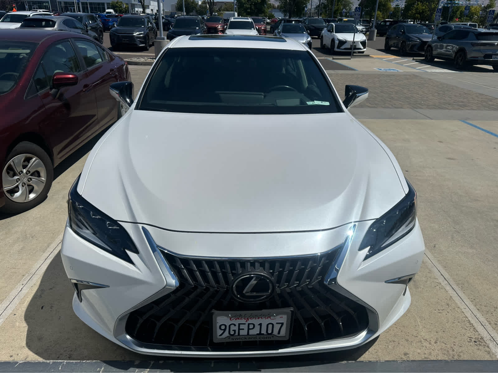 2023 Lexus ES 300h Luxury