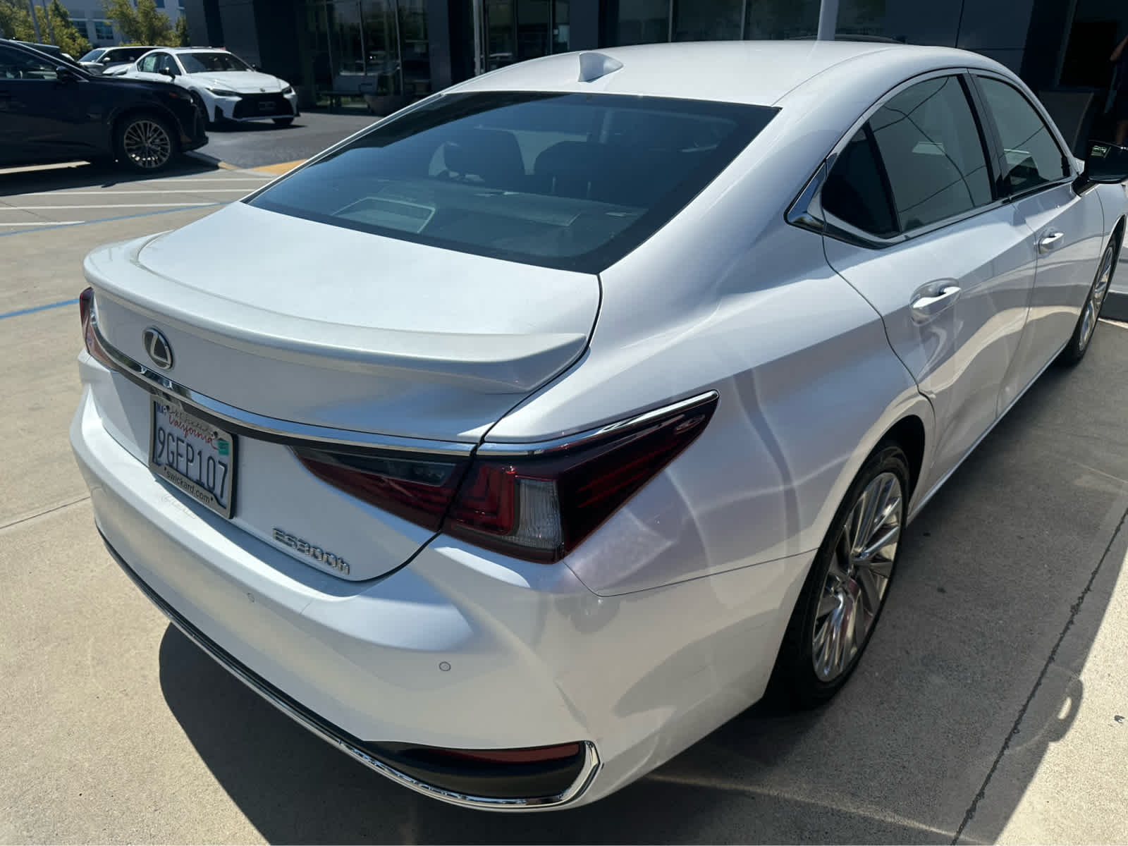2023 Lexus ES 300h Luxury