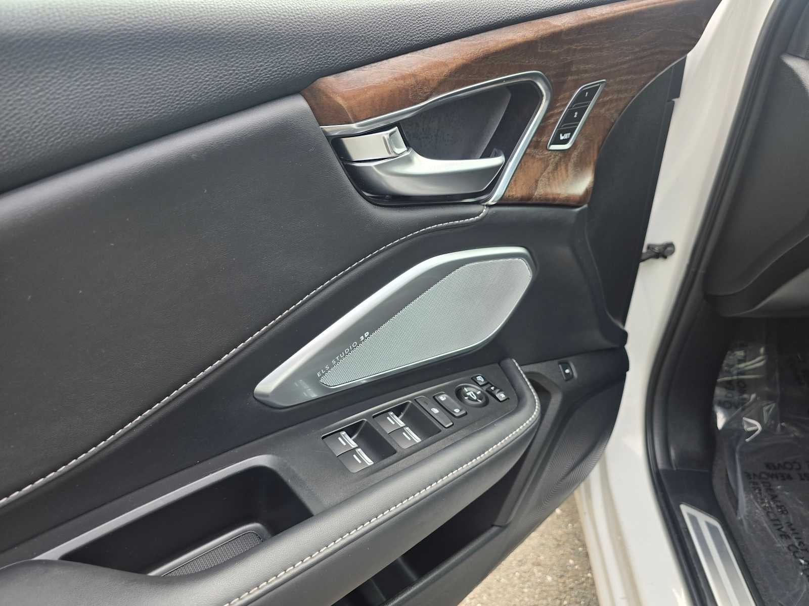 2023 Acura RDX w/Advance Package