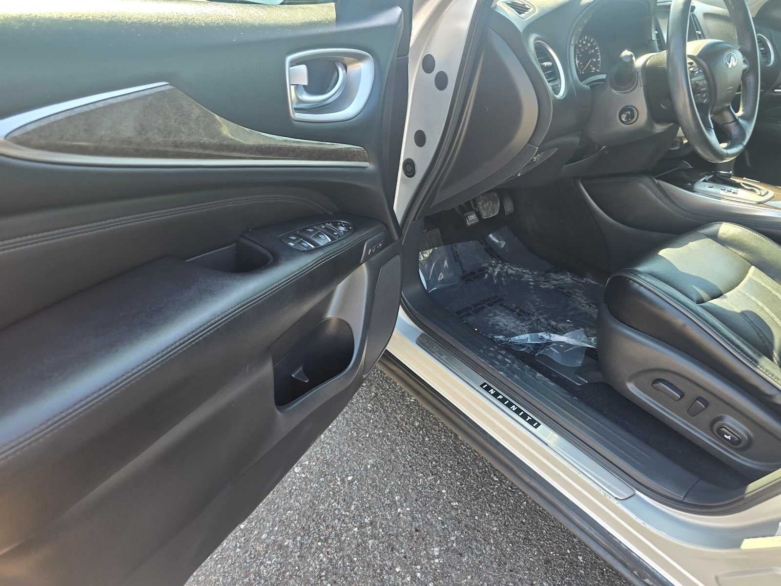 2015 INFINITI QX60 AWD 4dr