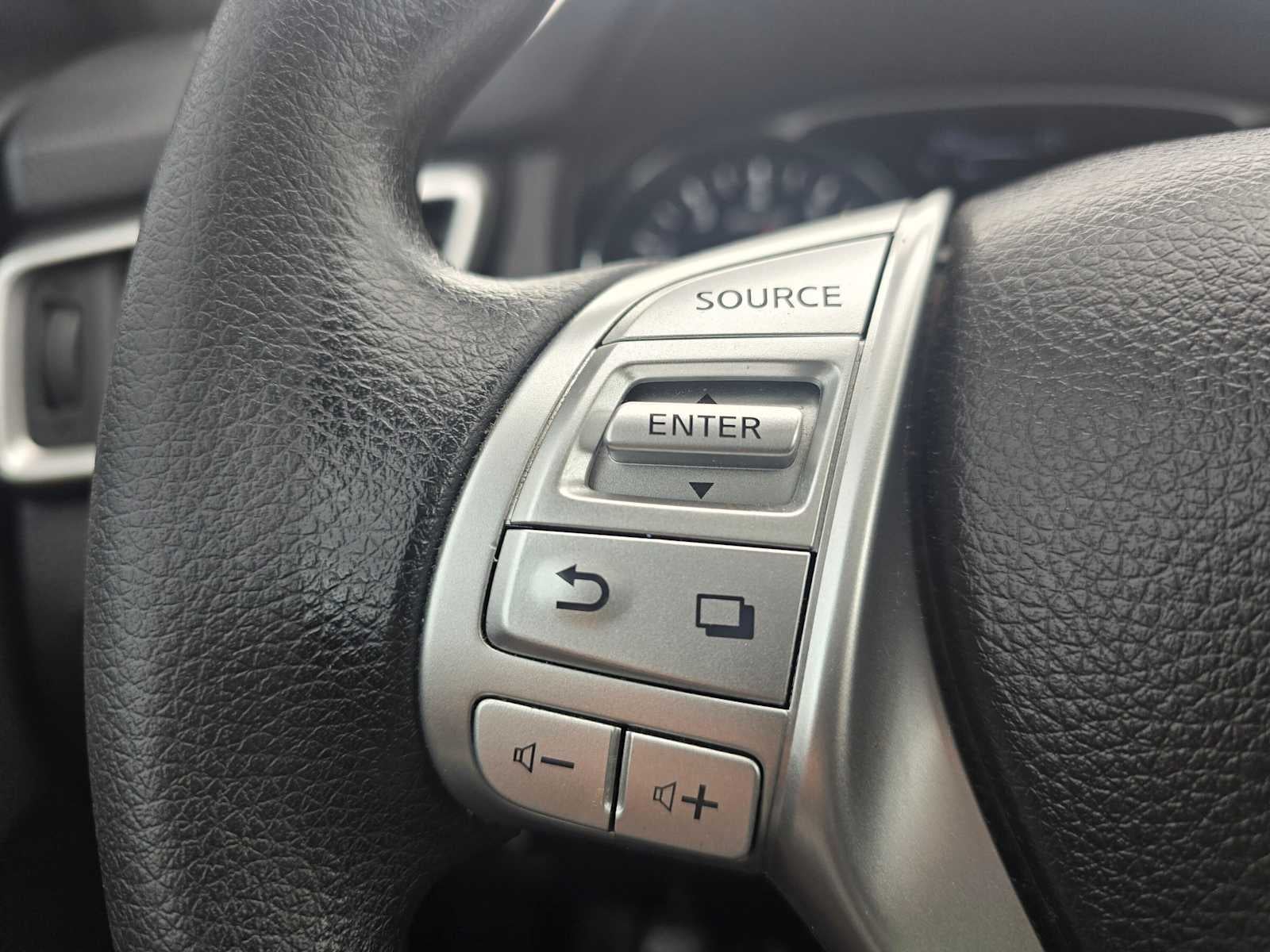 2015 Nissan Rogue SV