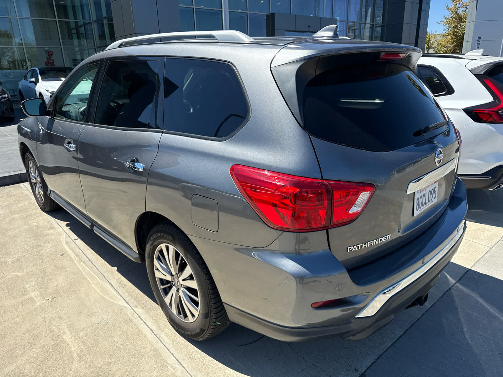 2019 Nissan Pathfinder SV