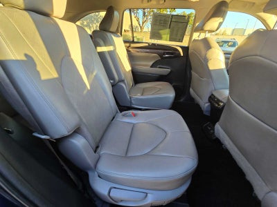 2023 Toyota Highlander Platinum