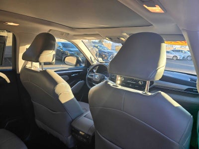 2023 Toyota Highlander Platinum