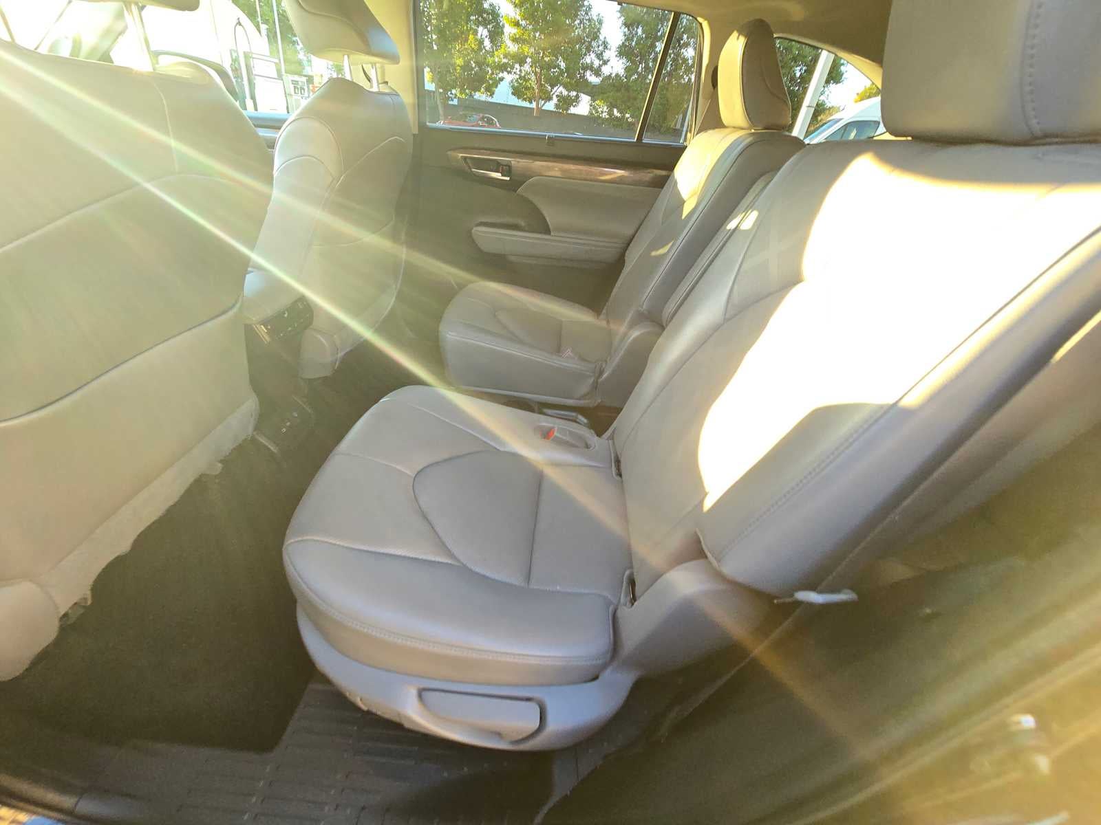 2023 Toyota Highlander Platinum