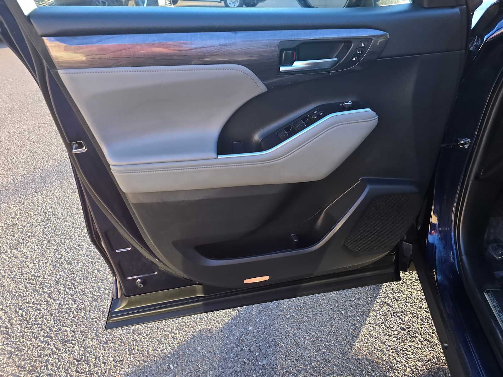 2023 Toyota Highlander Platinum