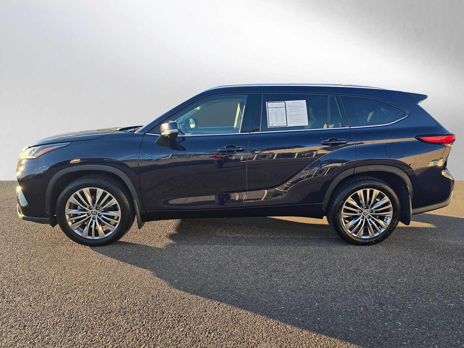 2023 Toyota Highlander Platinum