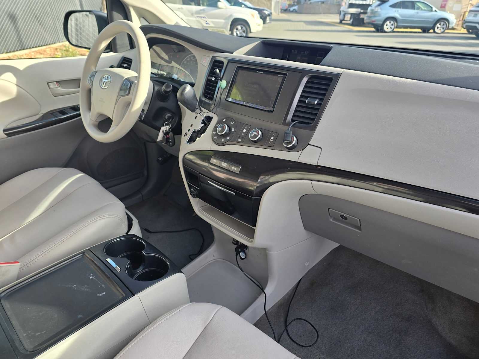 2012 Toyota Sienna LE