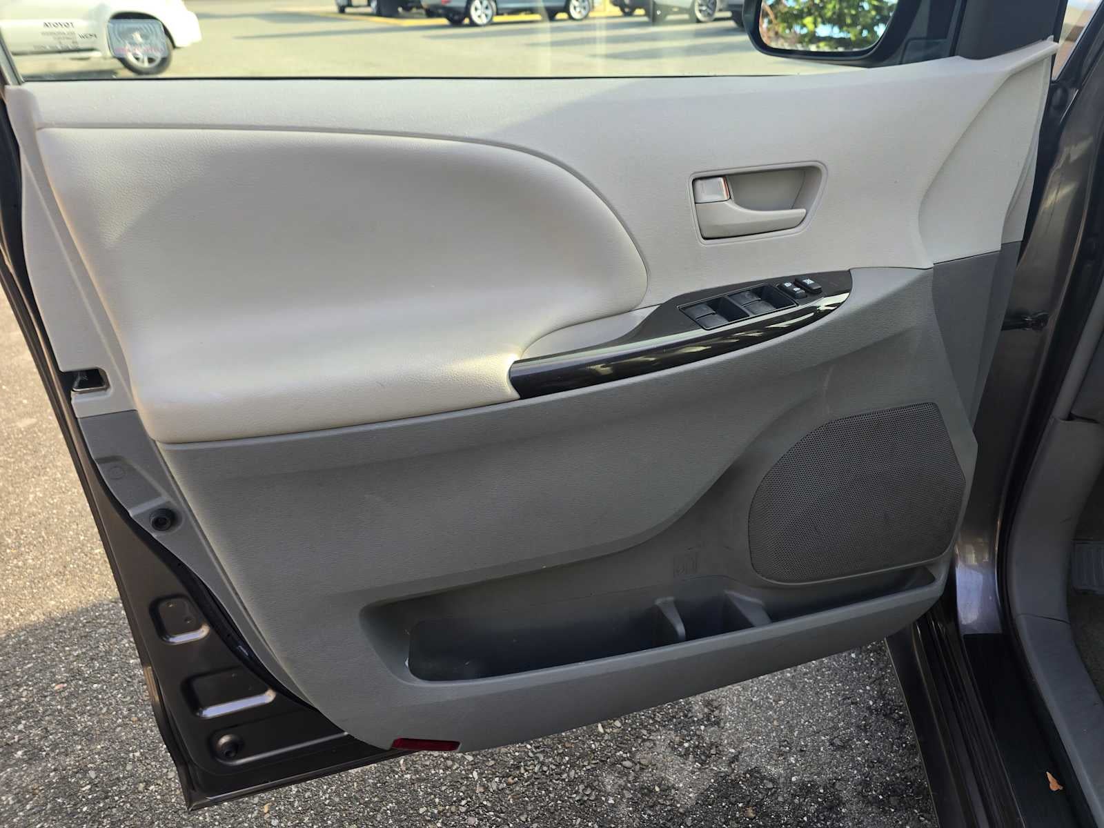 2012 Toyota Sienna LE