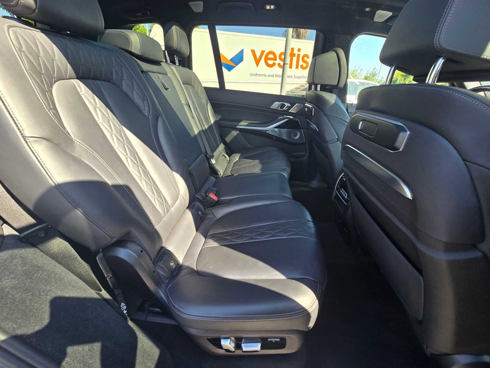 2024 BMW X7 M60i M60i