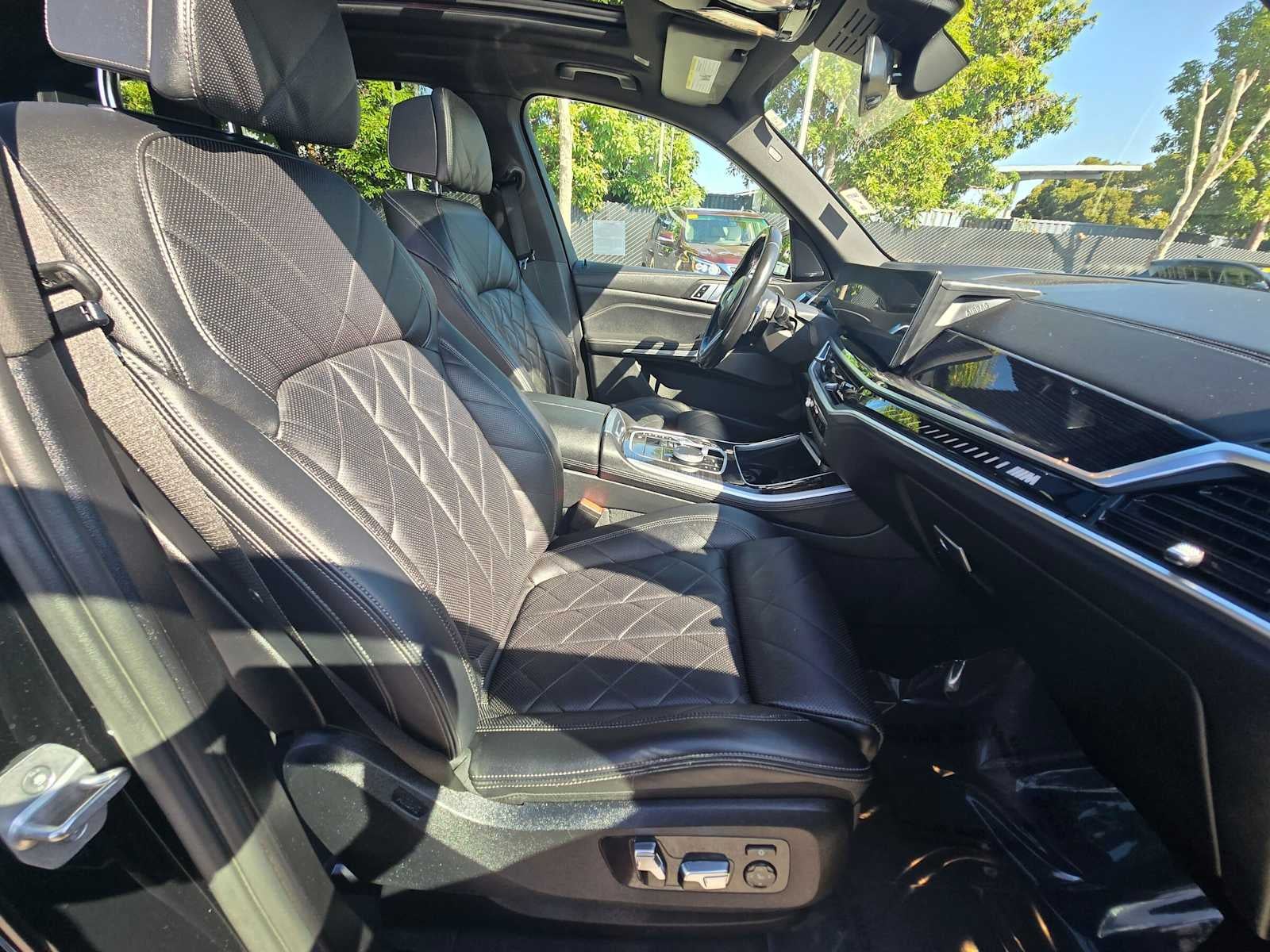 2024 BMW X5 M60i M60i