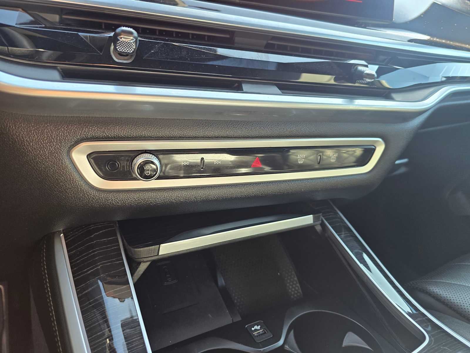 2024 BMW X5 M60i M60i